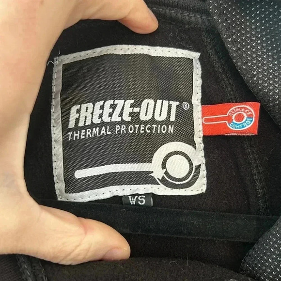 Freeze-Out Thermal Protection Black Long Sleeve Base Layer Women’s Small - Picture 5 of 8